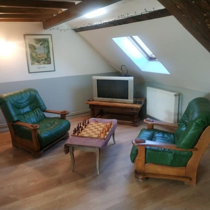 Entre Vigne Et Riviere Apartment Ecuelles  ภายนอก รูปภาพ